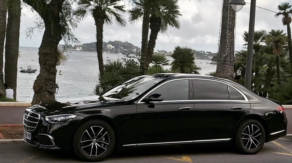 Exploring the French Riviera with Karte Blanche Services: Luxury Tours, Transfers, and More